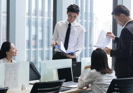 Global freight forwarders are discussing transportation options - freight forwarders